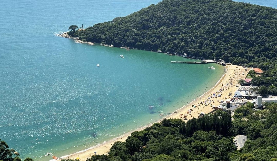 Conheça as principais praias de Balneário Camboriú