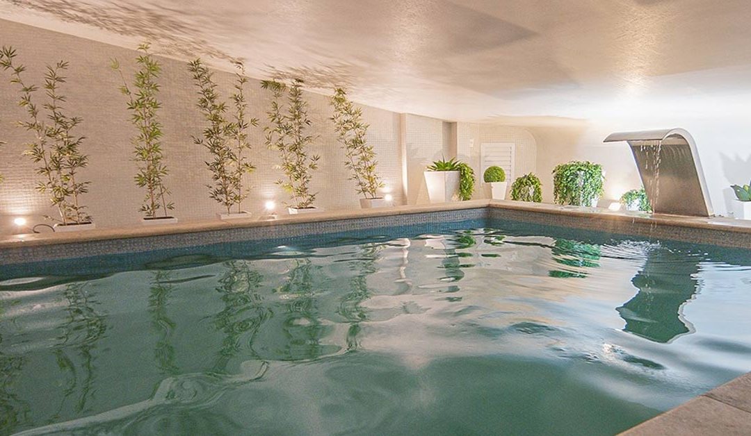 Hotel com piscina térmica em Balneário Camboriú: Motivos para escolher um