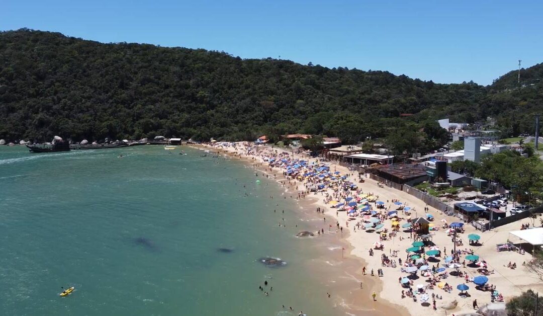 Praia de Laranjeiras em Balneário Camboriú: desvende as belezas desse destino
